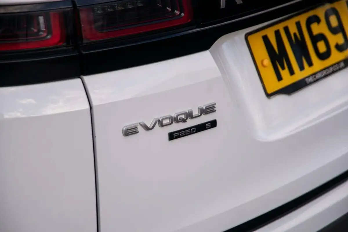 2019-land-rover-range-rover-evoque-20-p250-s-big-7