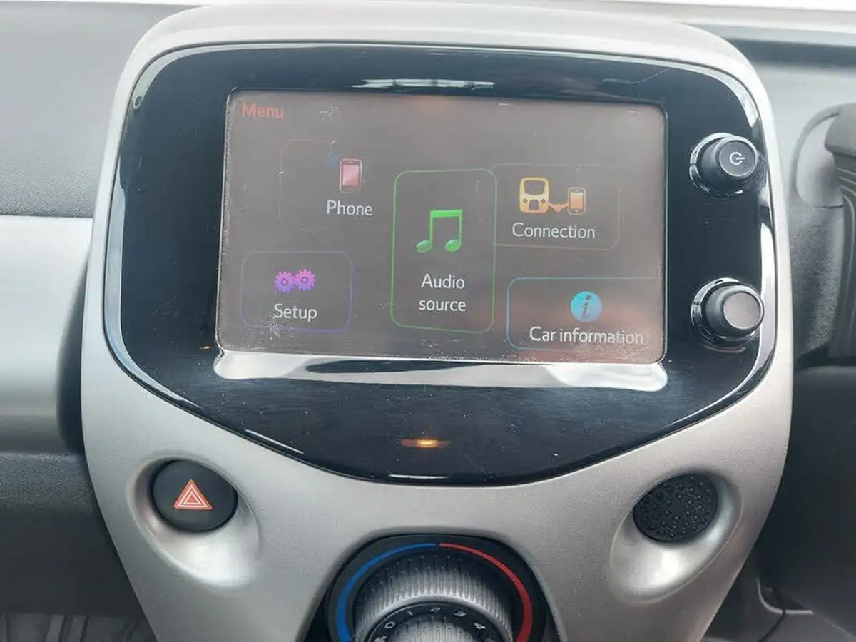 2015-peugeot-108-10-active-hatchback-5d-2-tronic-big-19