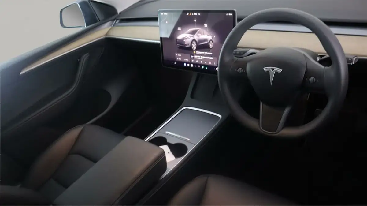 2022-tesla-model-y-e-long-range-big-9
