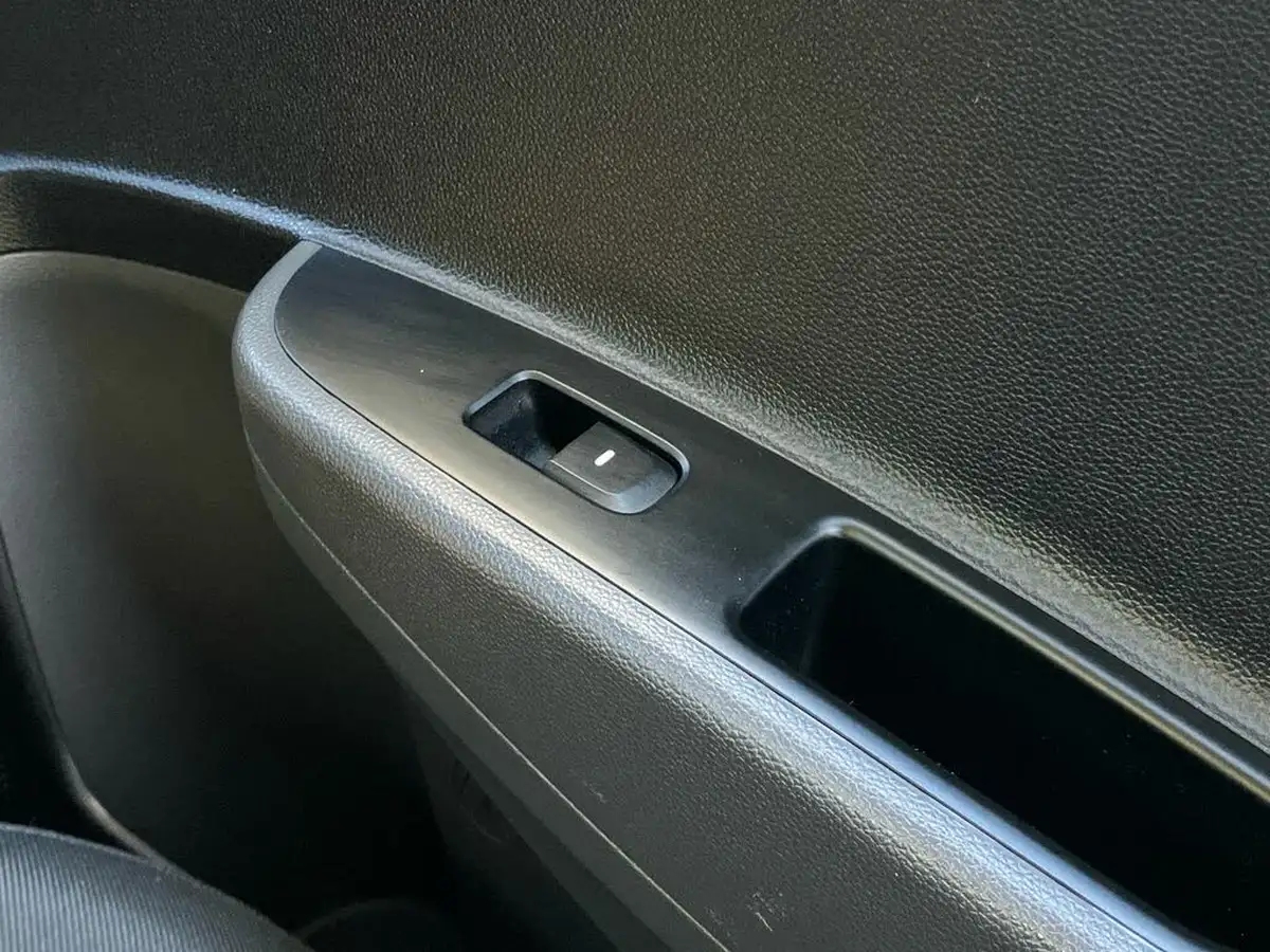 2018-hyundai-i10-10-se-66ps-big-45