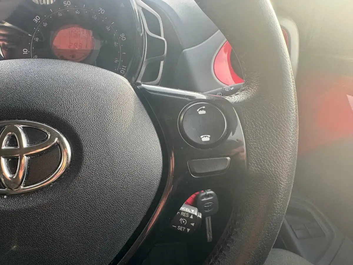 2020-toyota-aygo-10-vvt-i-x-play-big-28
