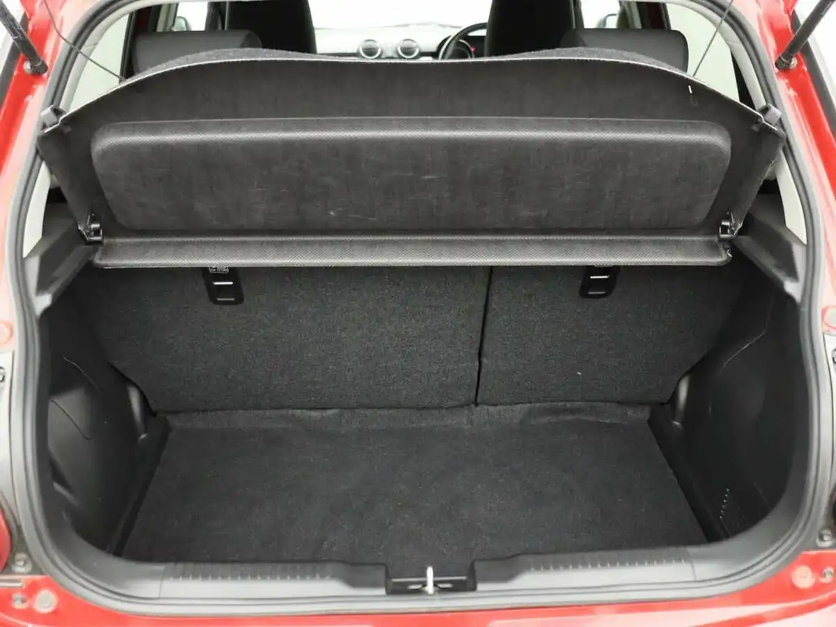 2019-suzuki-swift-12-dualjet-attitude-big-12