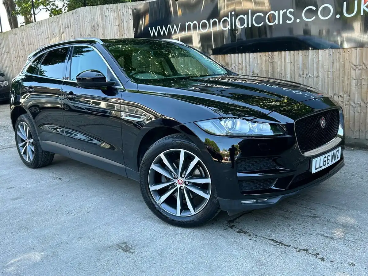 2016-jaguar-f-pace-20-i4d-portfolio-awd-auto-big-11