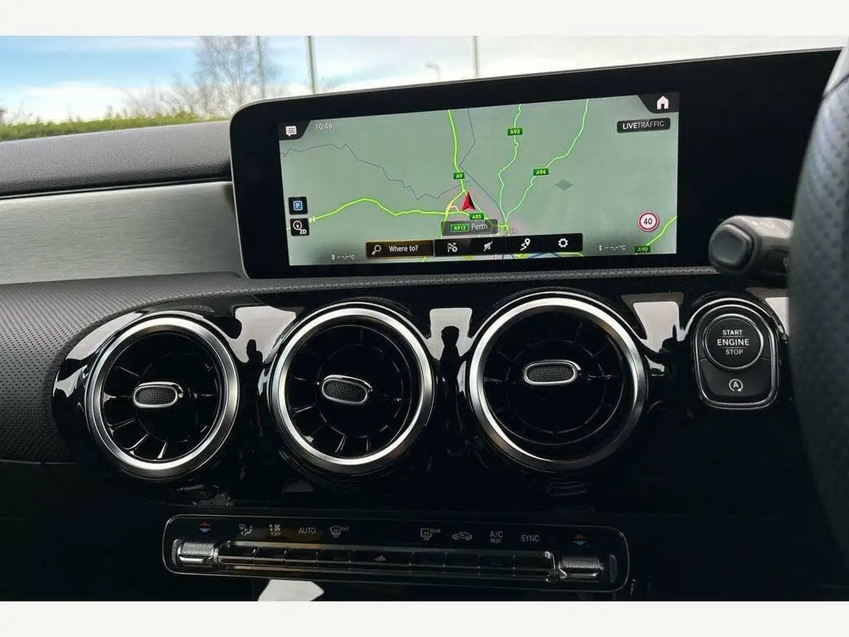 2019-mercedes-benz-a-class-20d-a200d-amg-line-executive-hatchback-5d-big-12