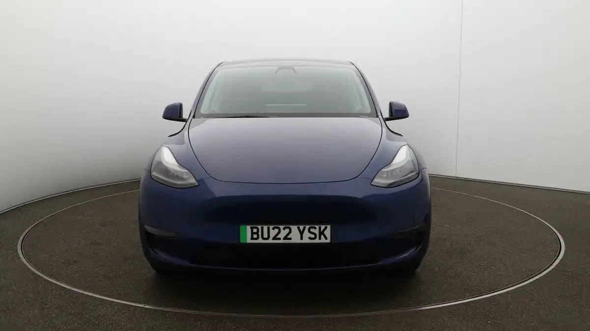 2022-tesla-model-y-e-long-range-big-38