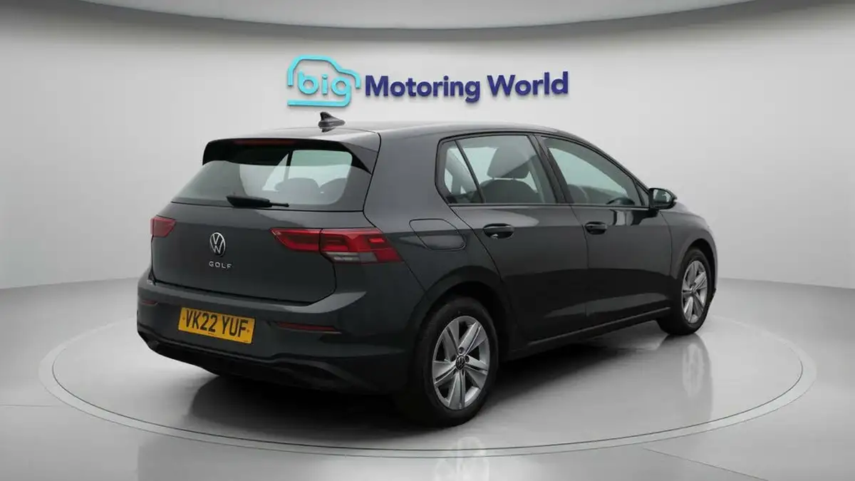 2022-volkswagen-golf-15-tsi-life-150ps-hatchback-big-7