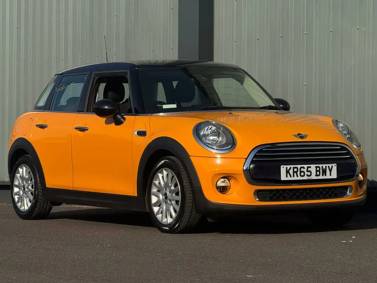 2015-mini-cooper-15-cooper-5d-big-0
