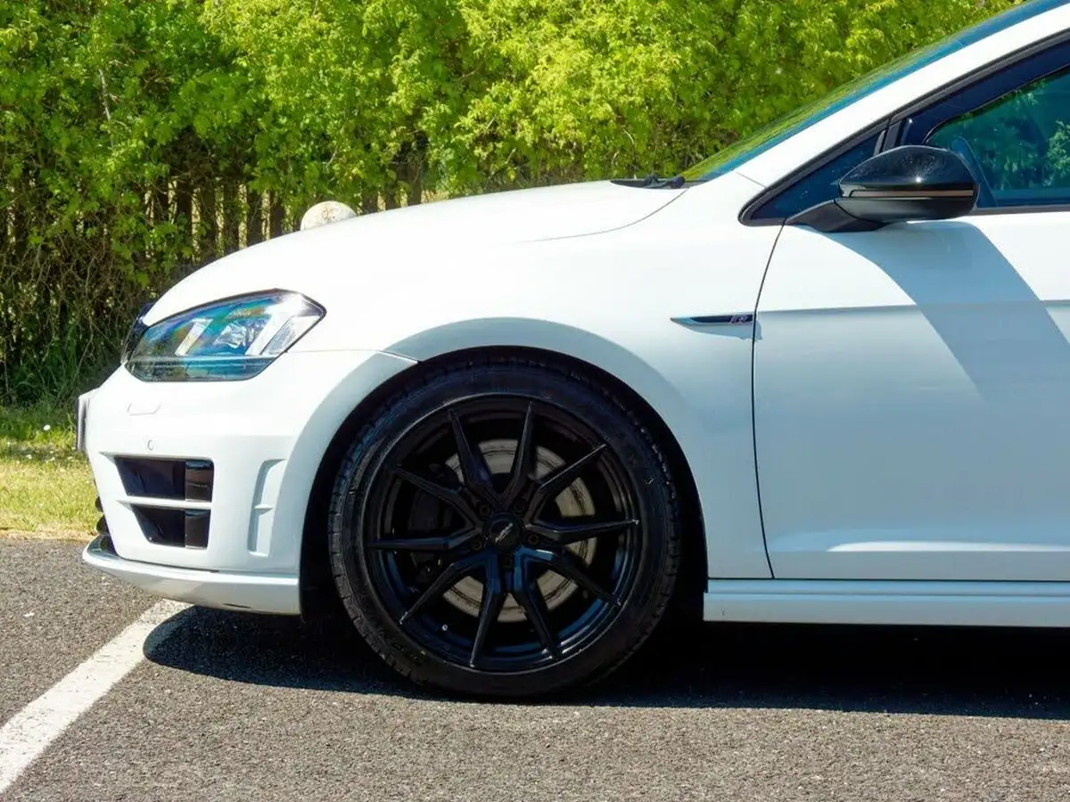 2016-volkswagen-golf-20-tsi-r-4motion-bmt-ss-hatchback-5d-dsg-big-12