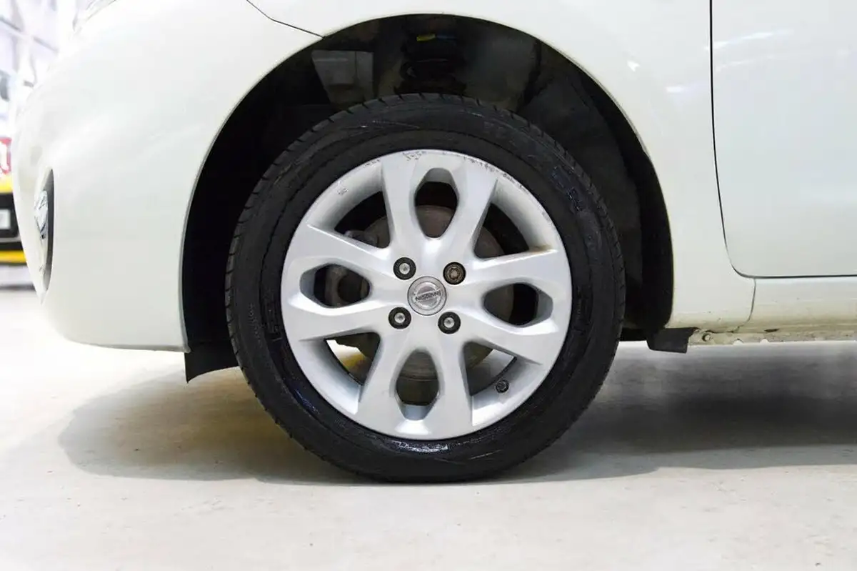 2015-nissan-micra-12-acenta-80ps-big-27