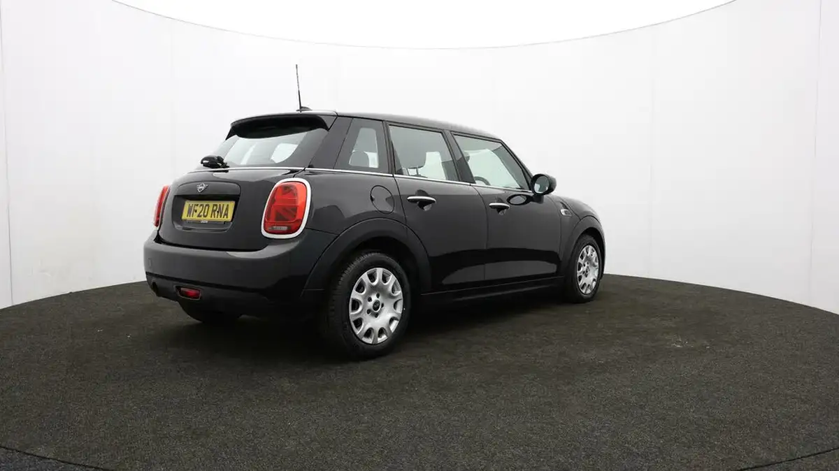 2020-mini-cooper-15-one-classic-5d-auto-big-79