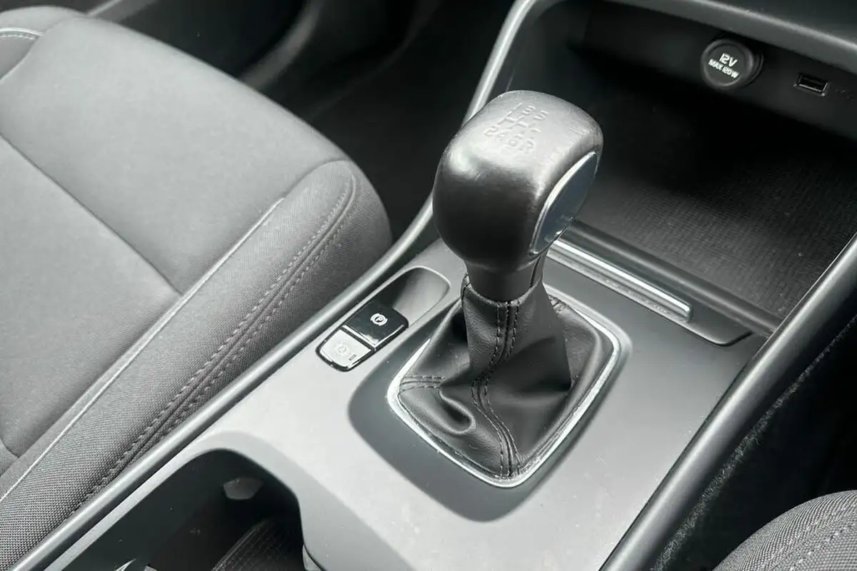 2021-volvo-xc40-15-t3-momentum-161bhp-big-12