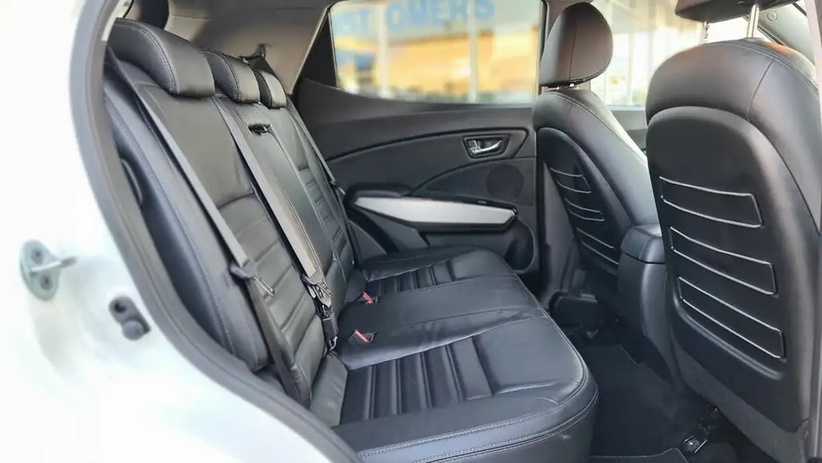 2016-kgm-ssangyong-tivoli-16td-elx-2wd-big-11