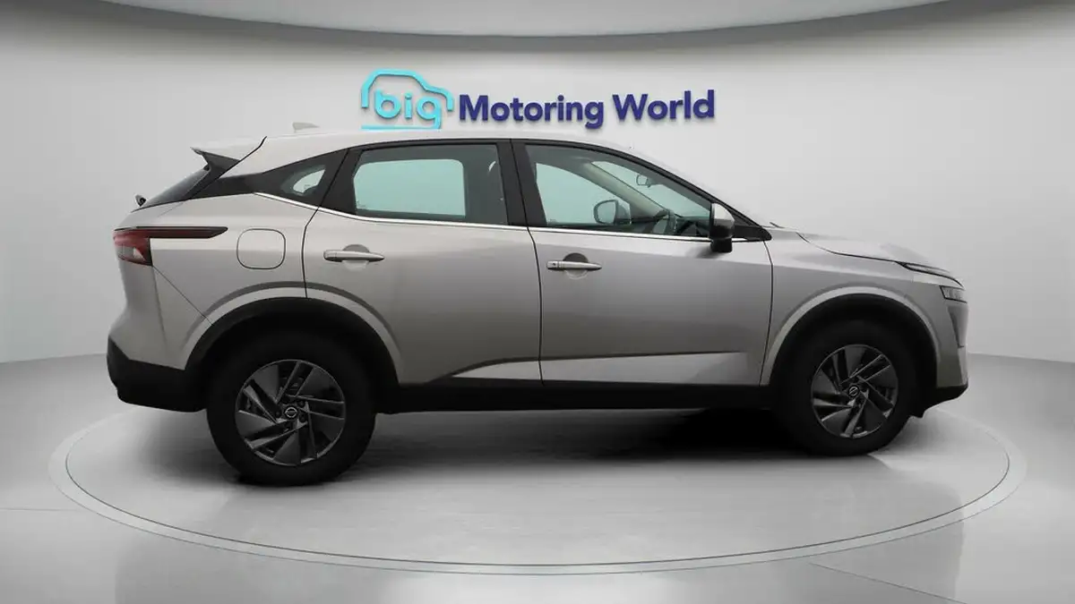 2022-nissan-qashqai-13-dig-t-acenta-premium-140ps-big-8