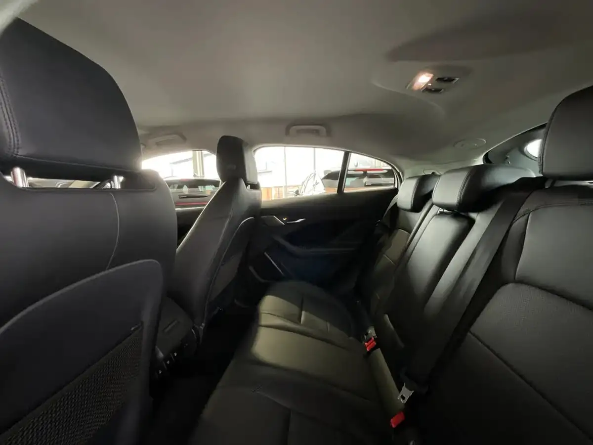 2019-jaguar-i-pace-ev400-s-big-14