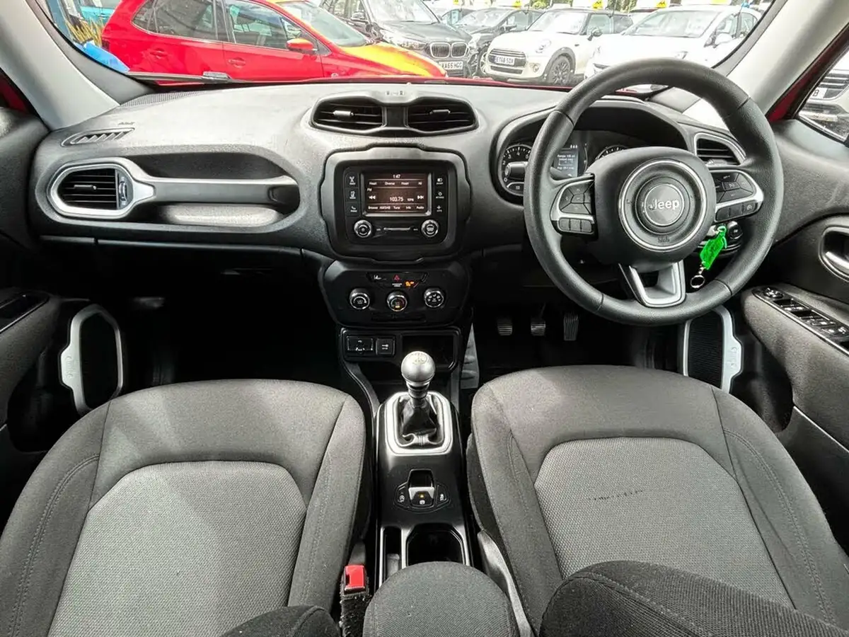 2019-jeep-renegade-10-gse-sport-big-12