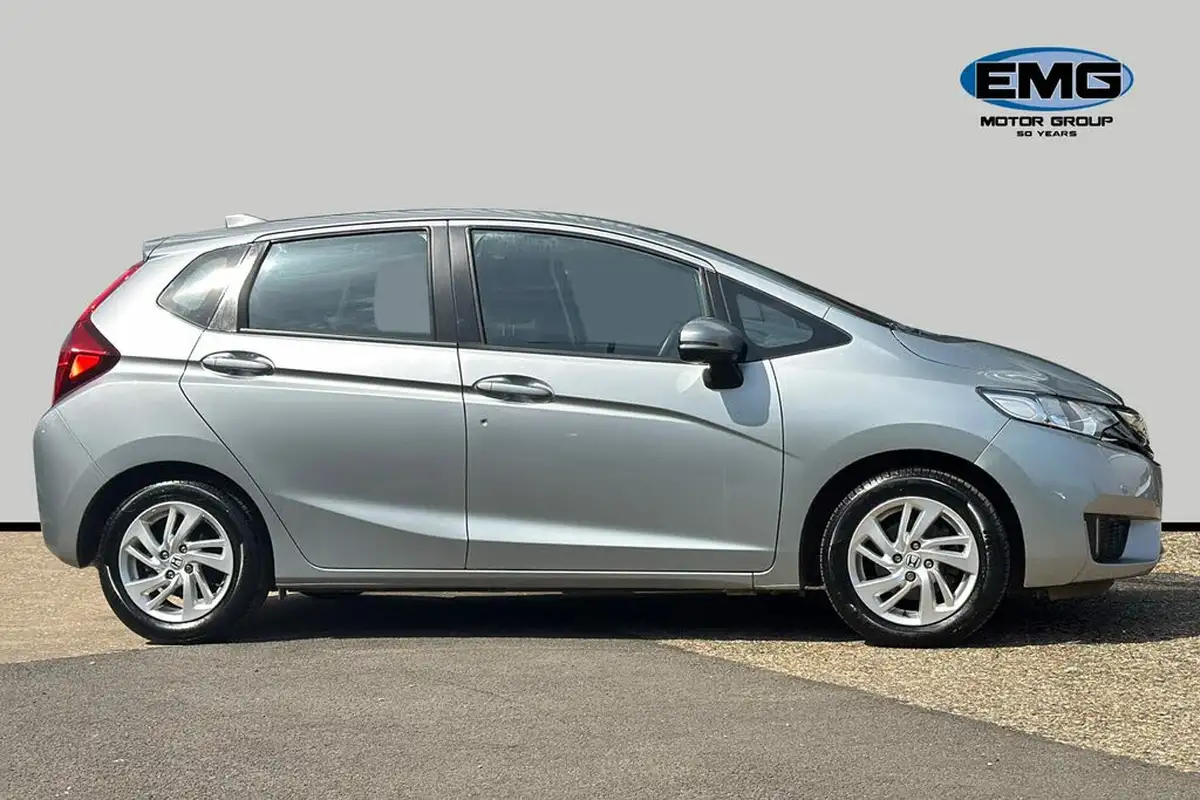 2016-honda-jazz-13-i-vtec-se-big-3