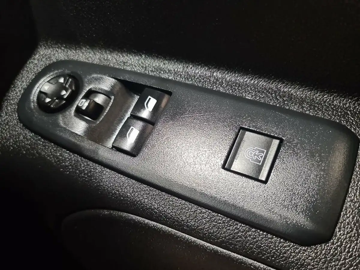 2022-peugeot-partner-15-bluehdi-850-professional-premium-big-34