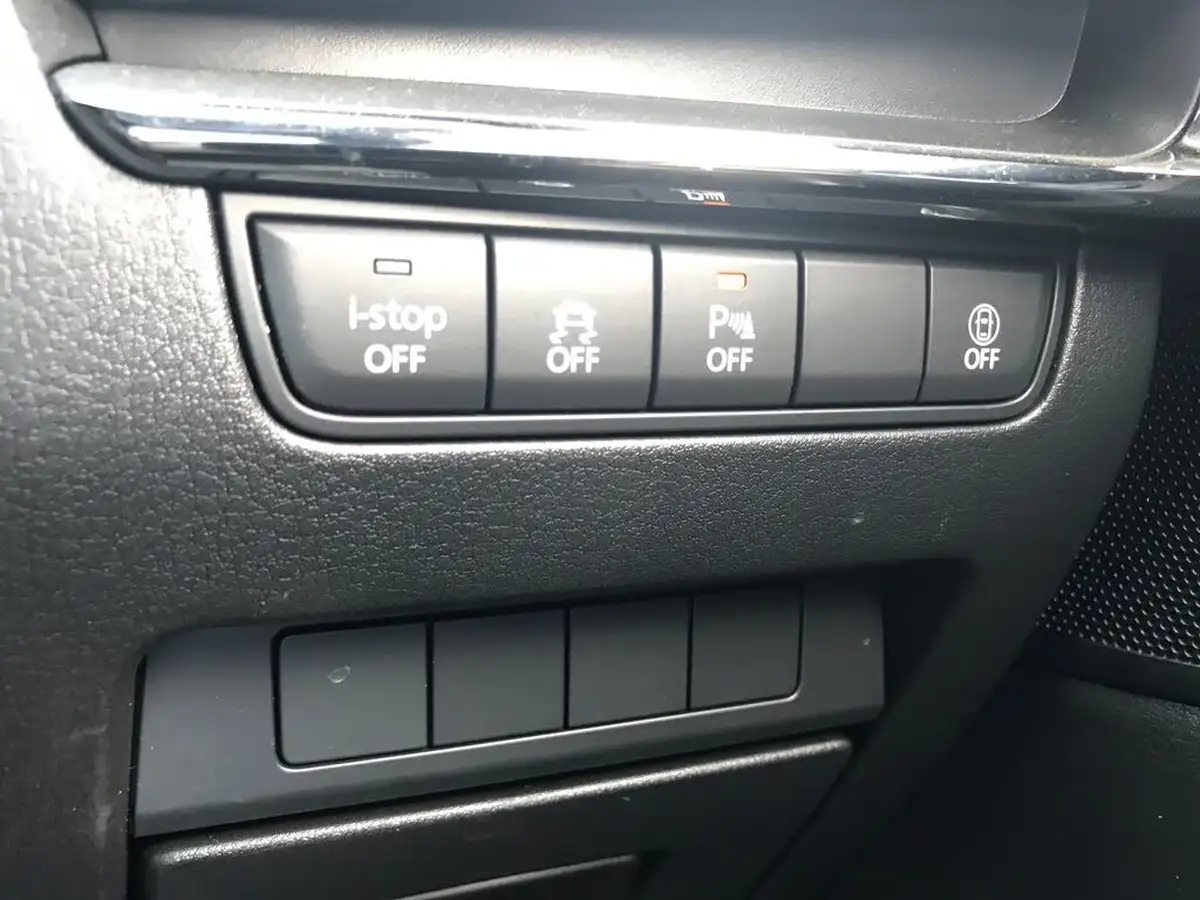 2022-mazda-mazda3-20-sport-lux-122ps-hatchback-5d-big-23