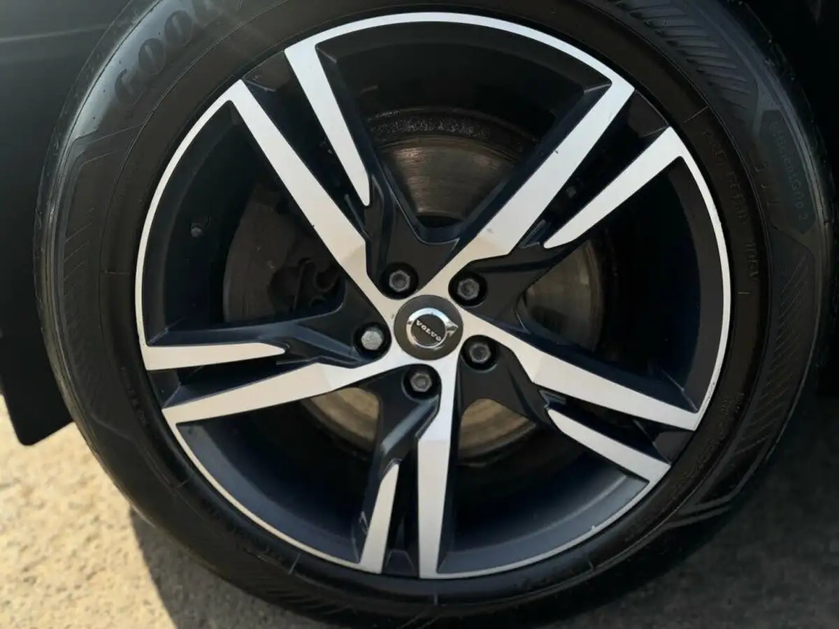 2018-volvo-xc60-20td-d5-r-design-powerpulse-4x4-big-24