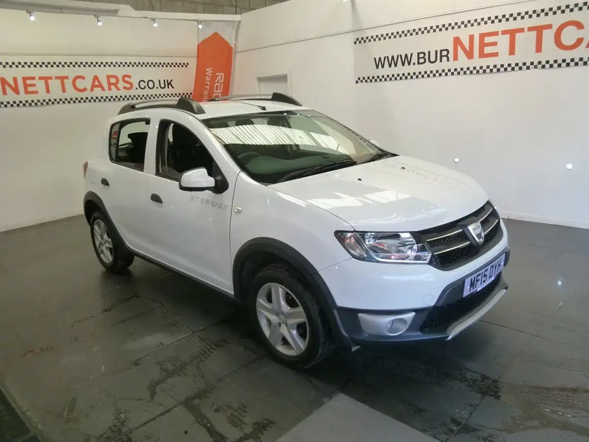 2015-dacia-sandero-stepway-09-laureate-big-2