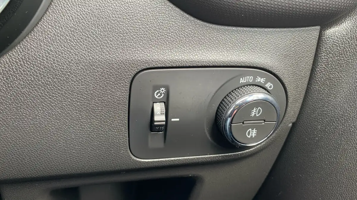 2022-vauxhall-crossland-12-ultimate-130ps-auto-big-17