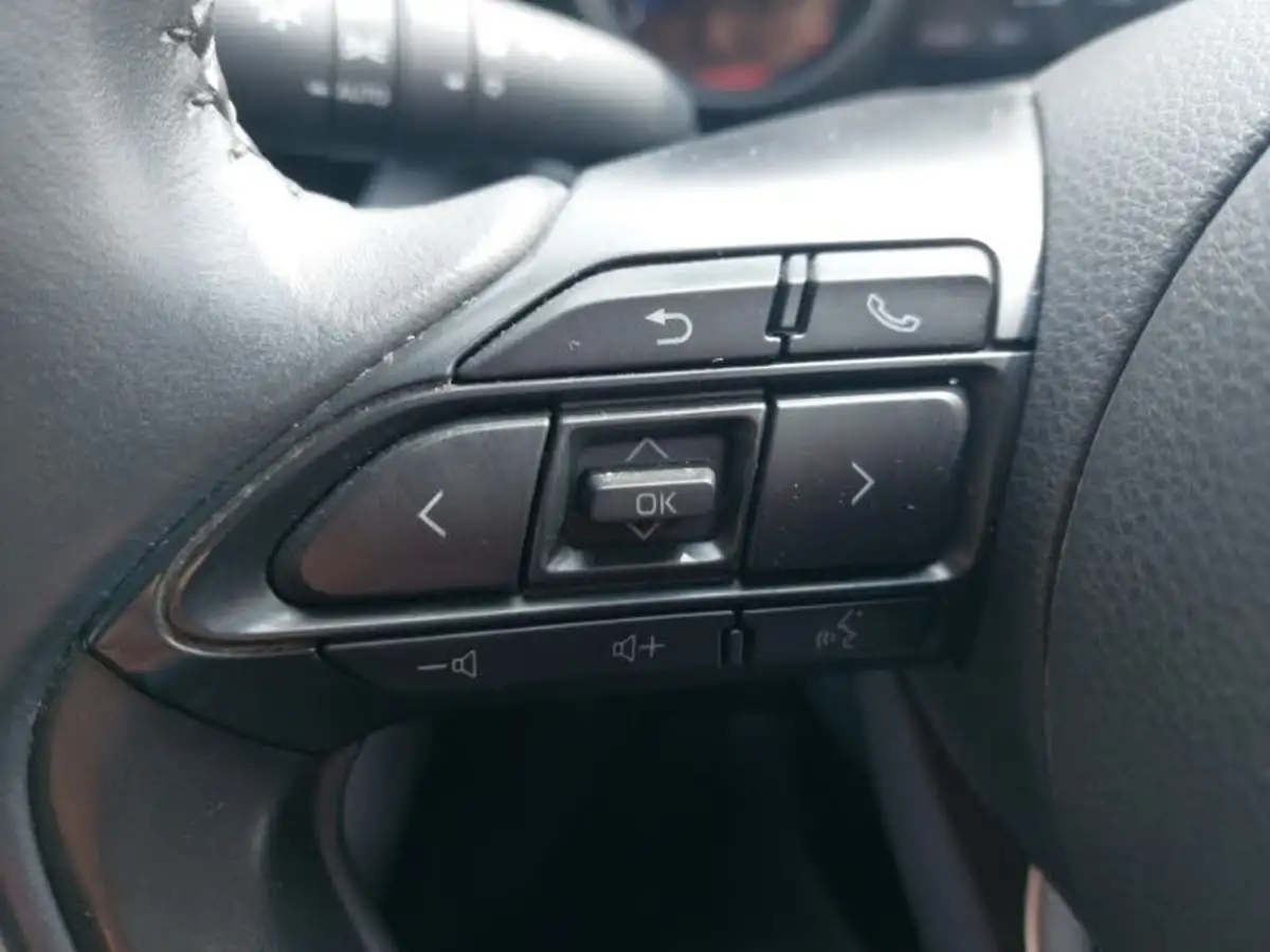 2022-toyota-yaris-cross-15-vvt-i-icon-big-13