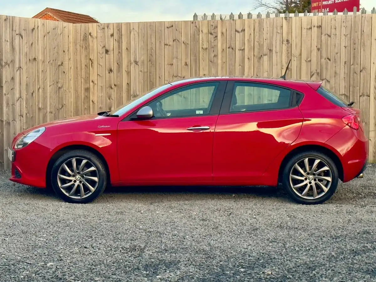 2013-alfa-romeo-giulietta-14-collezione-120bhp-big-7