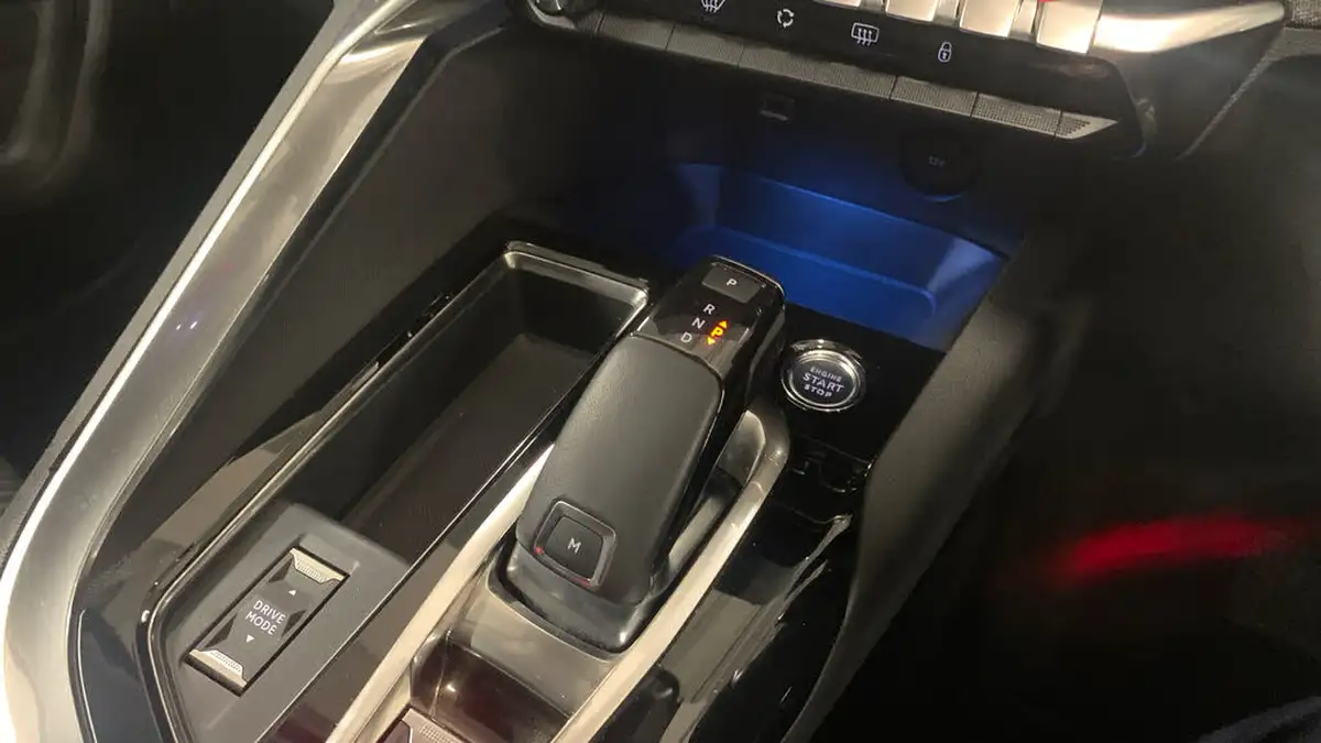 2021-peugeot-5008-suv-12-puretech-allure-premium-eat8-big-19
