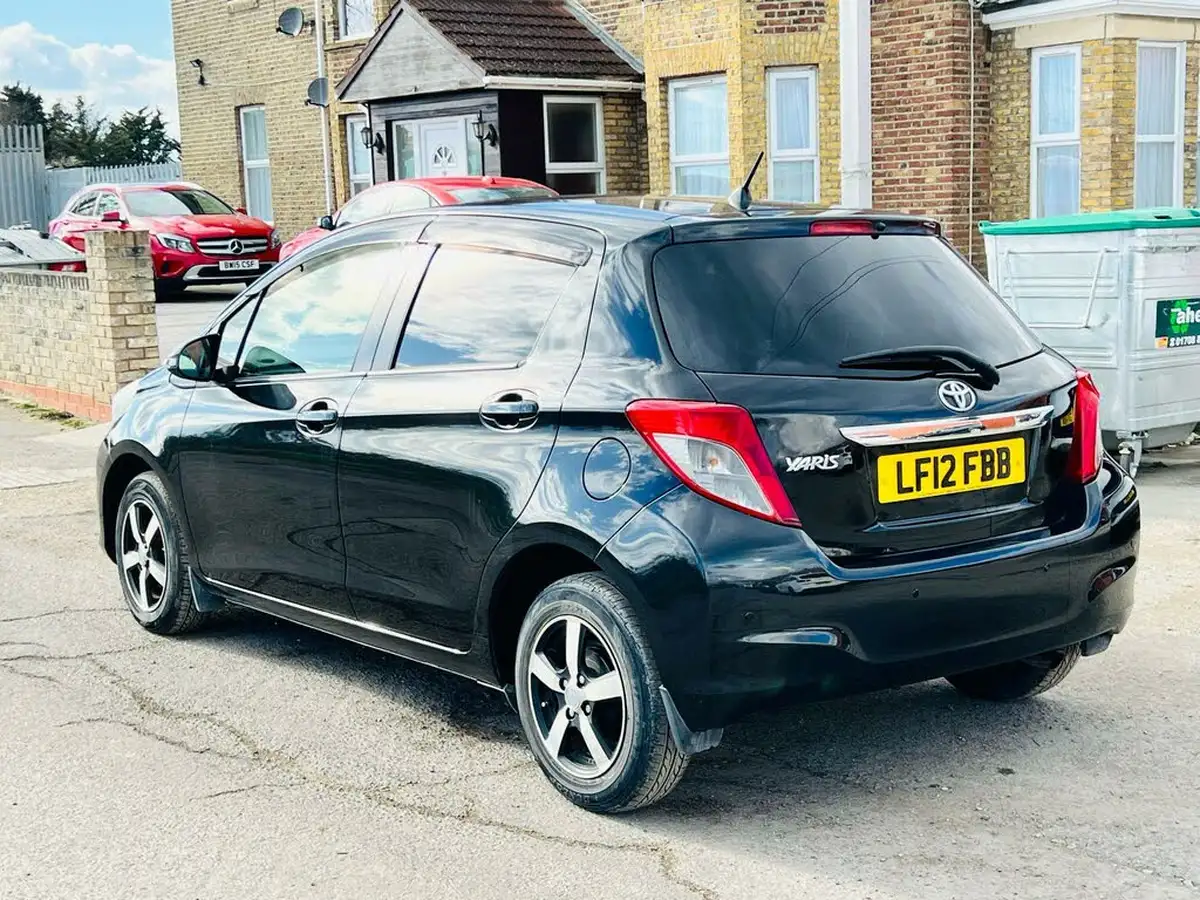 2012-toyota-yaris-133-tr-5d-m-drive-s-big-8