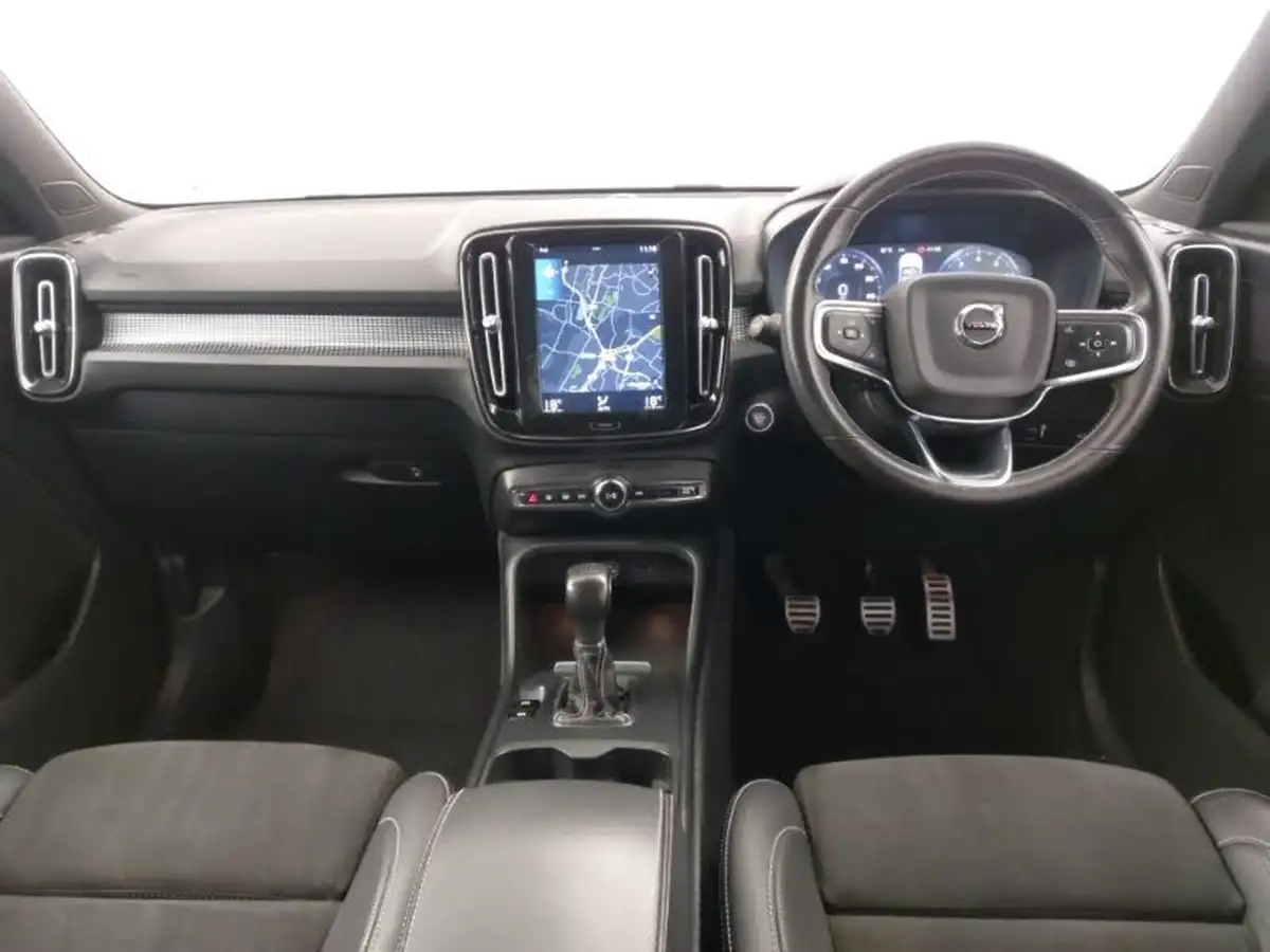 2020-volvo-xc40-15-t3-r-design-big-2