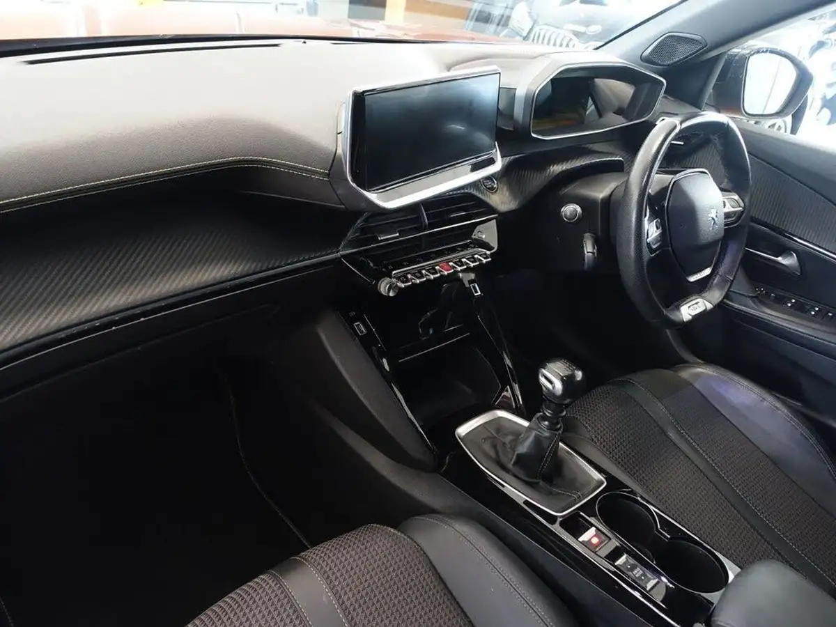 2021-peugeot-2008-suv-15-bluehdi-gt-big-12