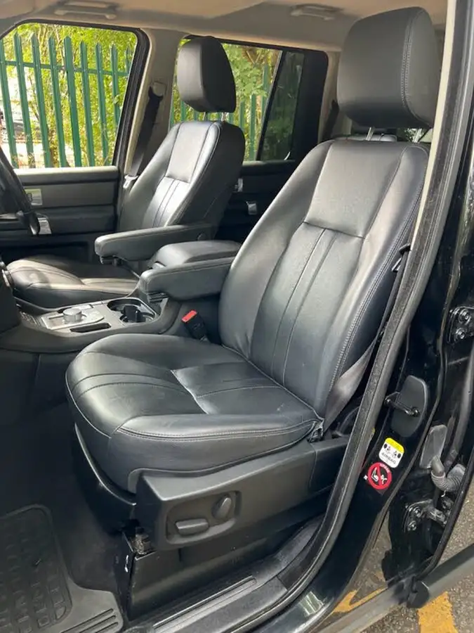 2015-land-rover-discovery-4-30td-se-tech-big-13