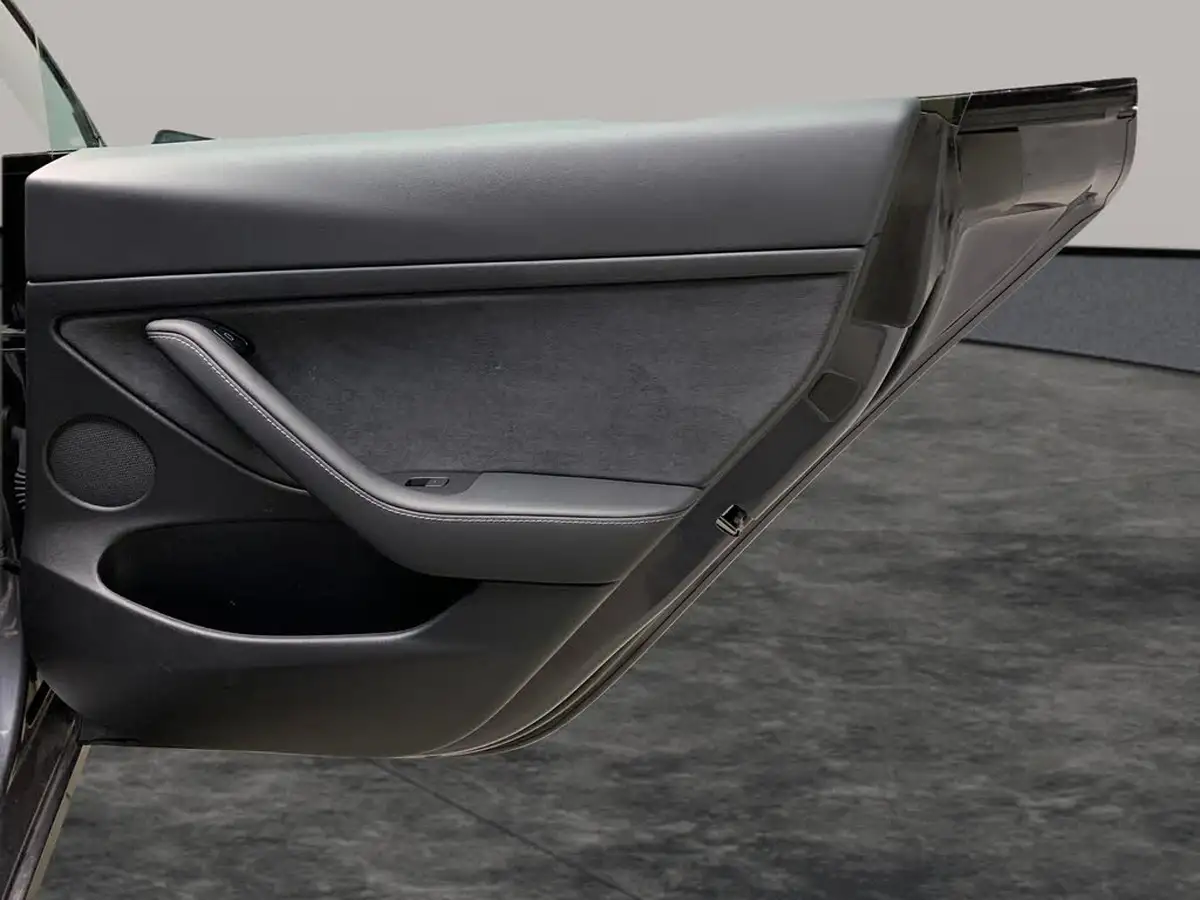 2021-tesla-model-3-e-long-range-awd-big-36