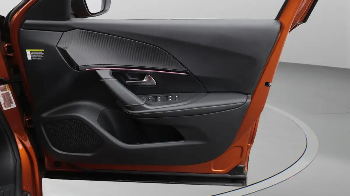2021-peugeot-2008-suv-e-gt-big-15