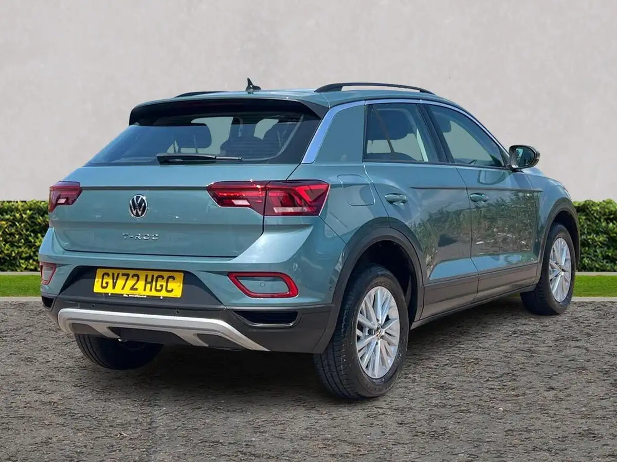 2023-volkswagen-t-roc-10-tsi-life-big-2