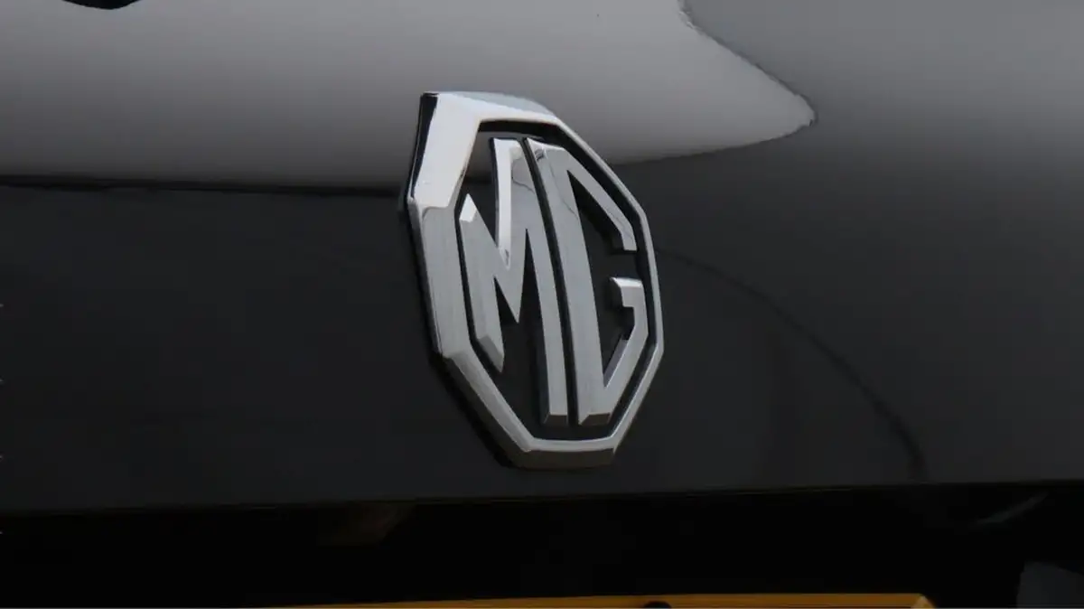 2022-mg-hs-15t-gdi-excite-162ps-dct-big-34