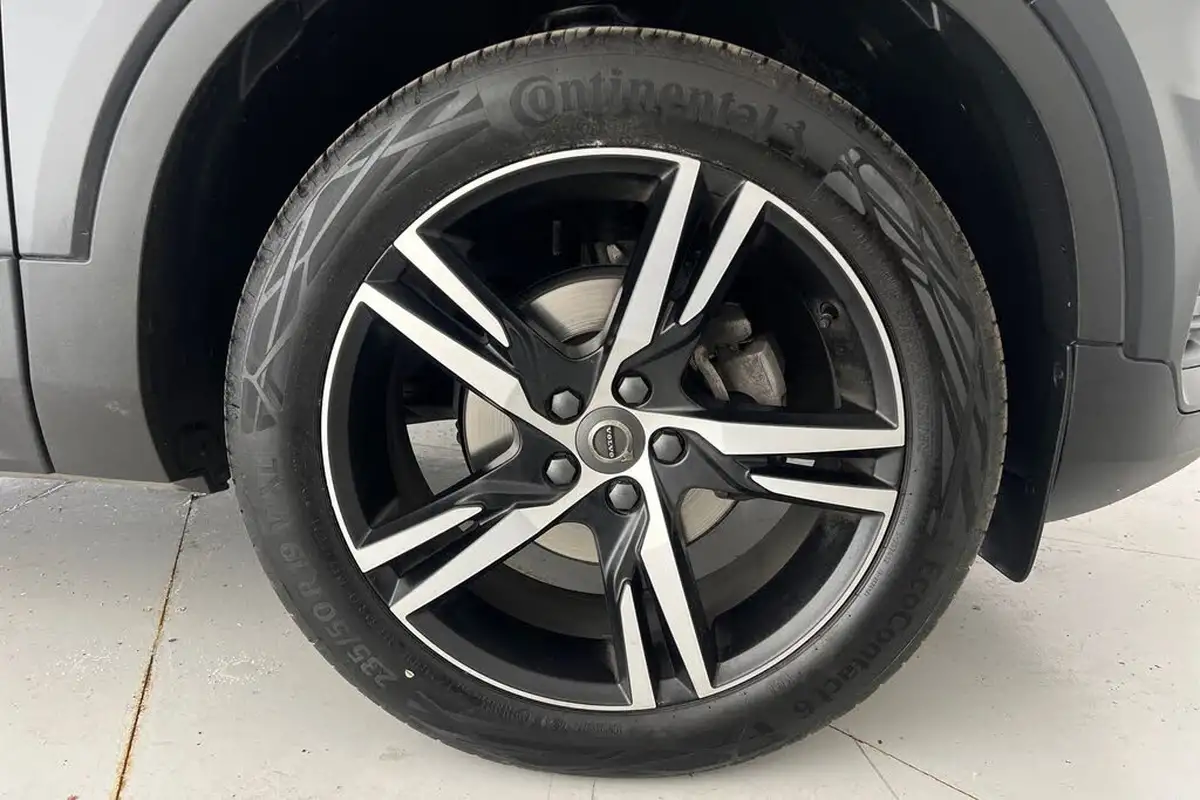 2022-volvo-xc40-15-t3-r-design-auto-big-4