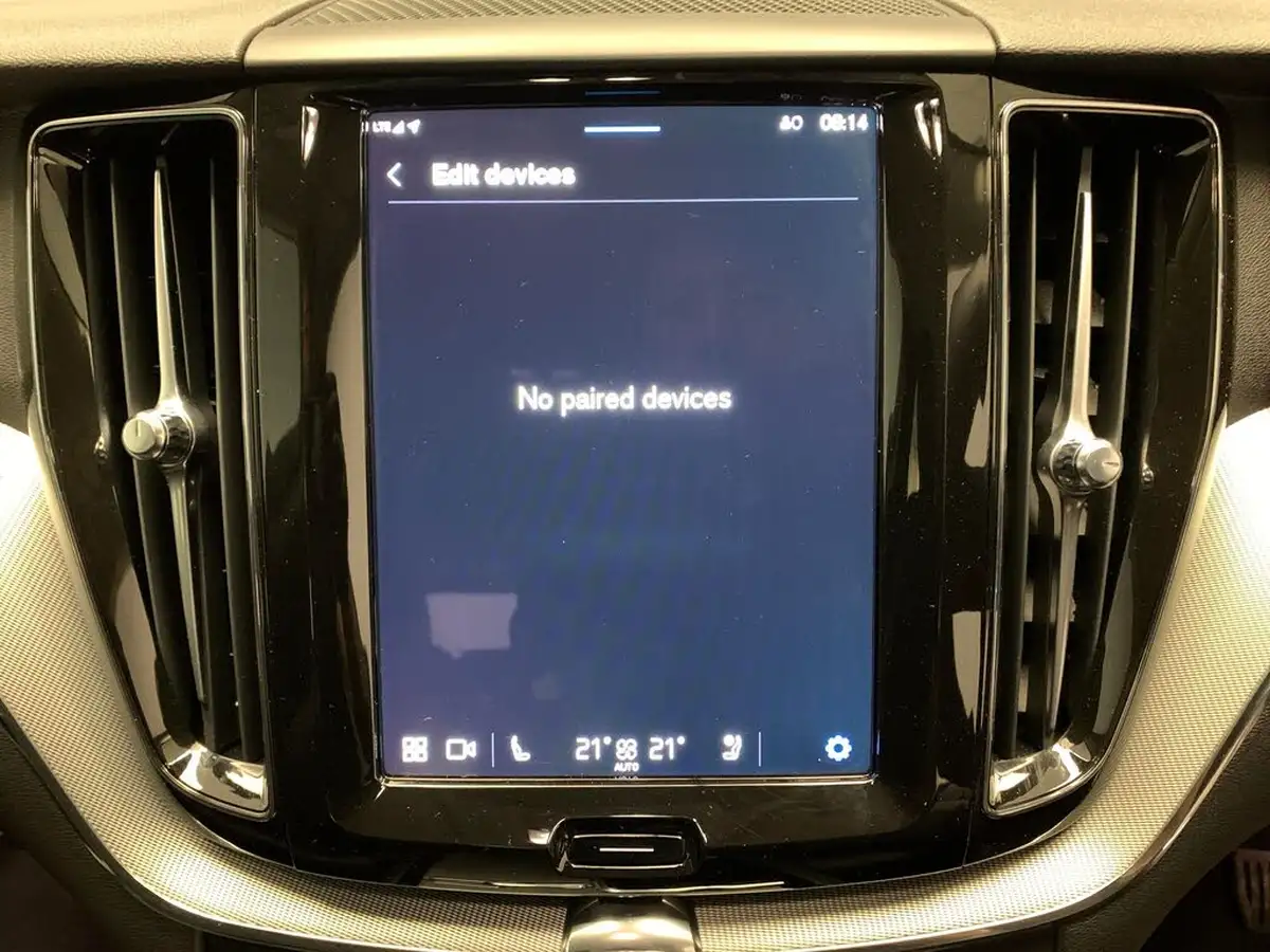 2024-volvo-xc60-20-b5-plus-big-21
