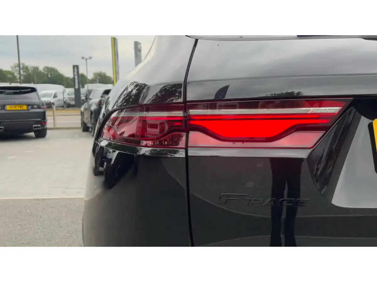 2021-jaguar-f-pace-big-29