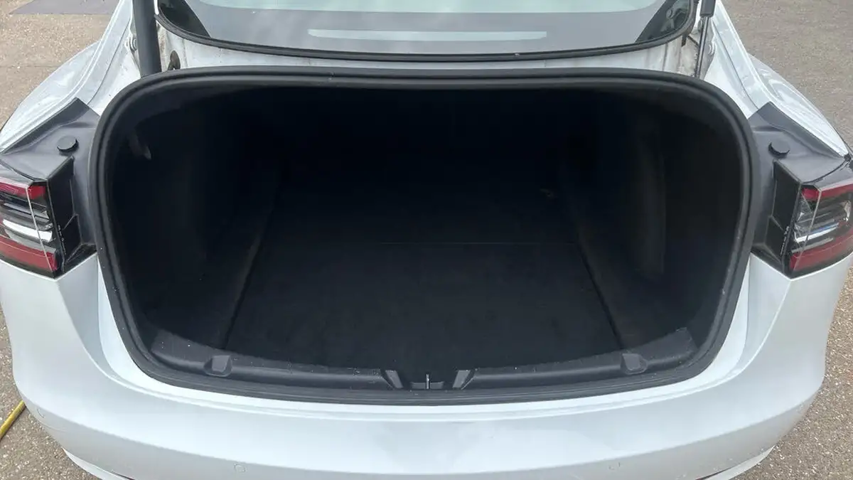 2021-tesla-model-3-e-performance-4x4-big-14