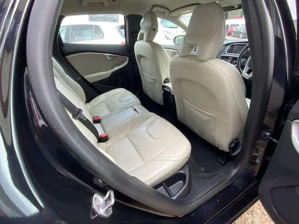 2013-volvo-v40-20td-d3-se-lux-nav-ss-geartronic-big-30