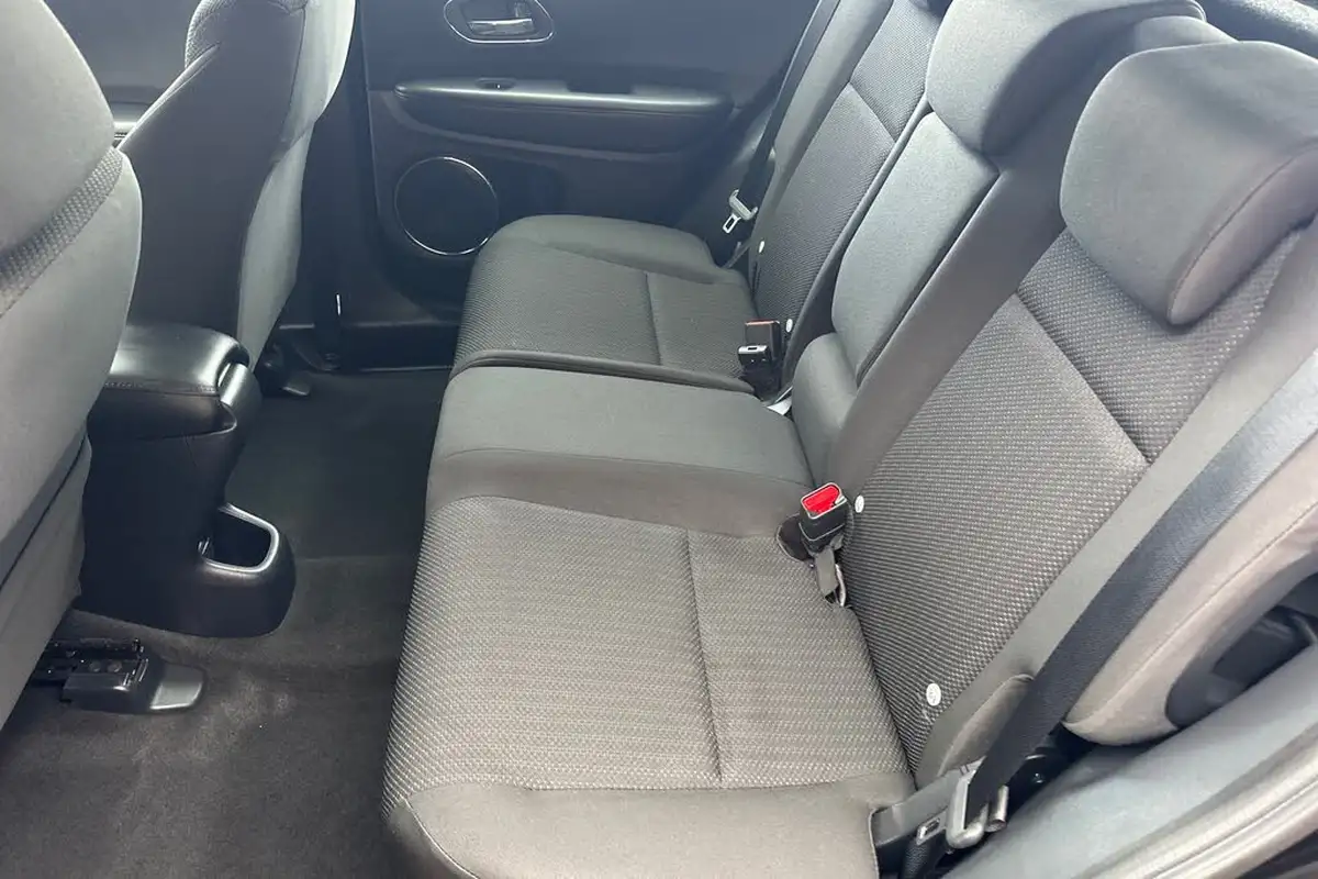 2018-honda-hr-v-16-i-dtec-se-navi-big-24