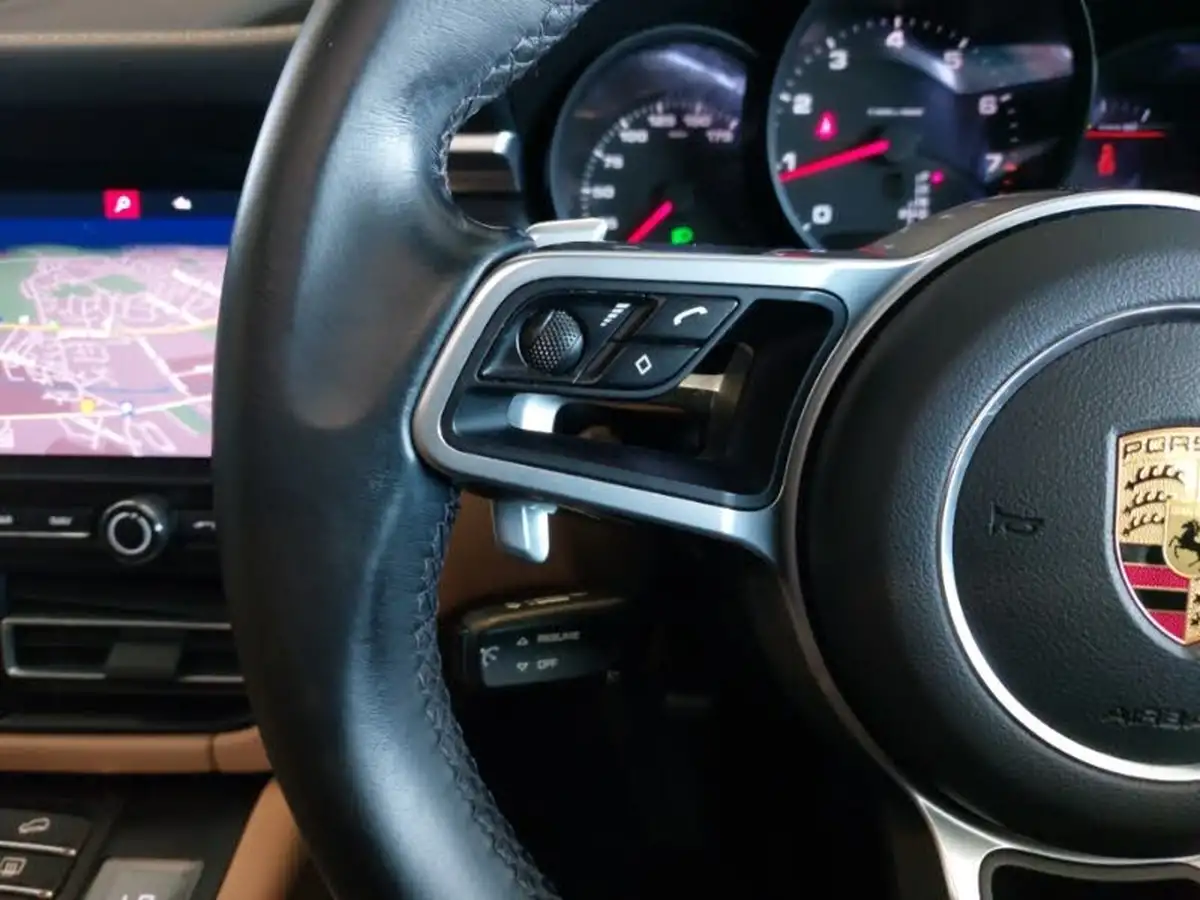 2020-porsche-macan-20-big-9