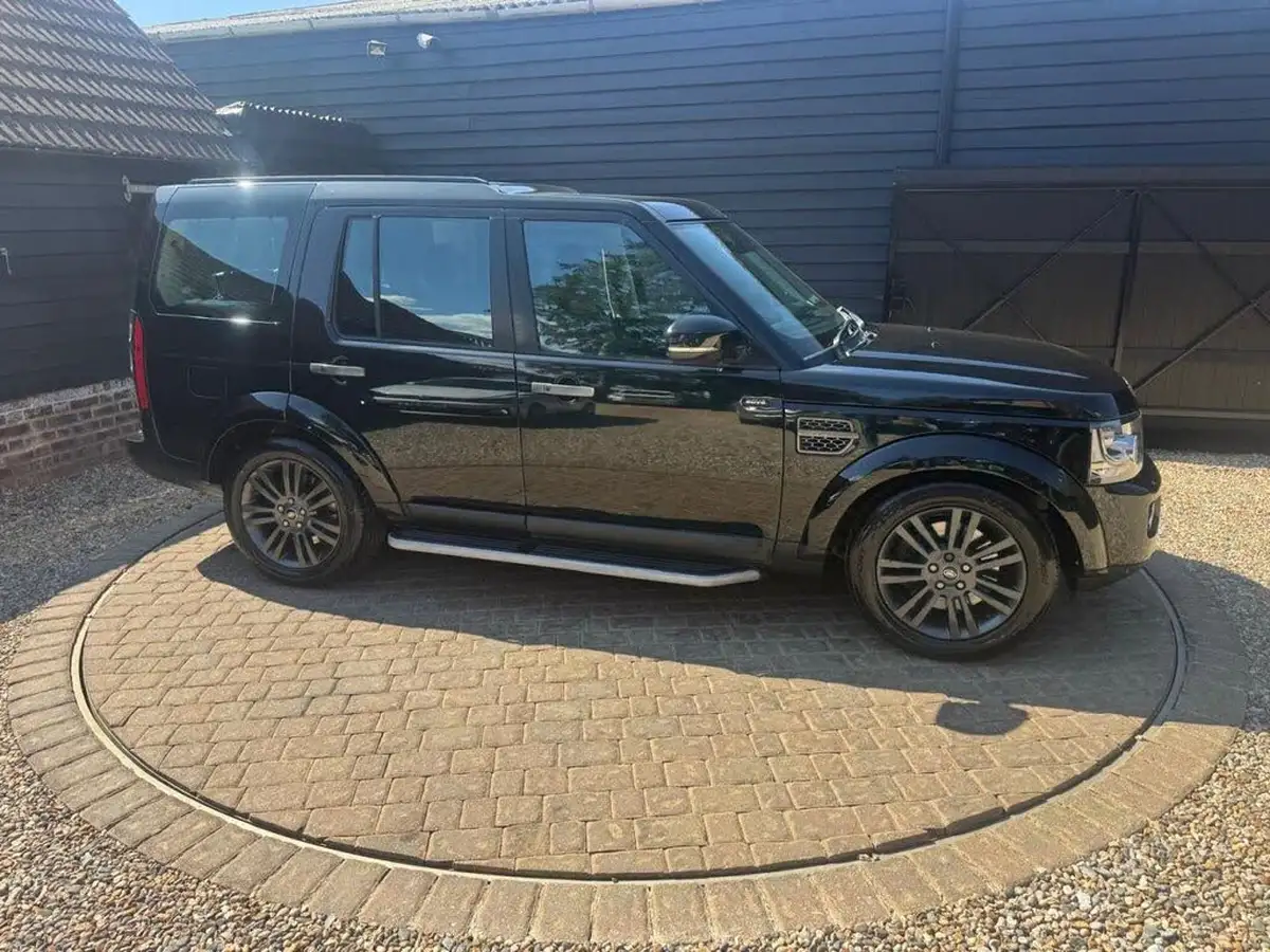 2016-land-rover-discovery-4-30-sd-v6-graphite-big-27