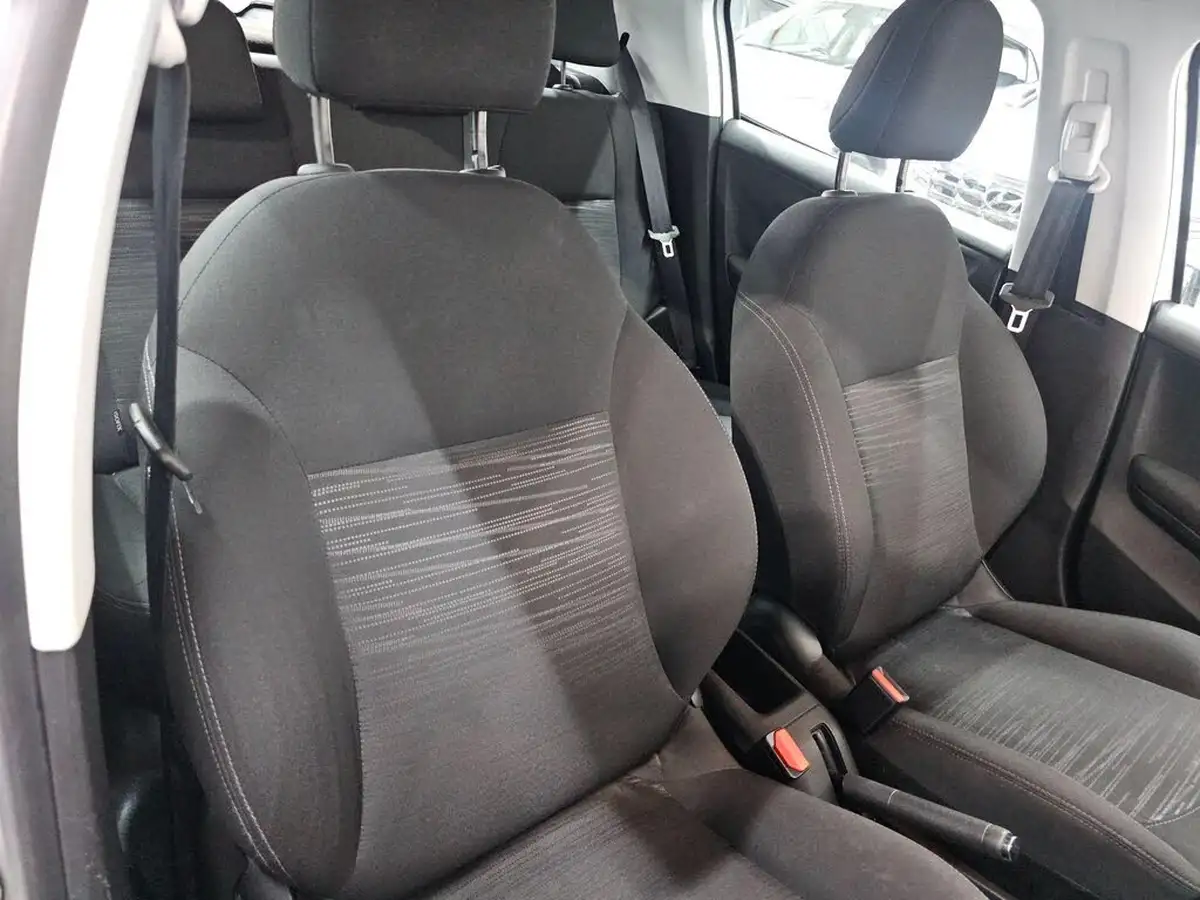 2015-peugeot-208-10-access-5d-big-12