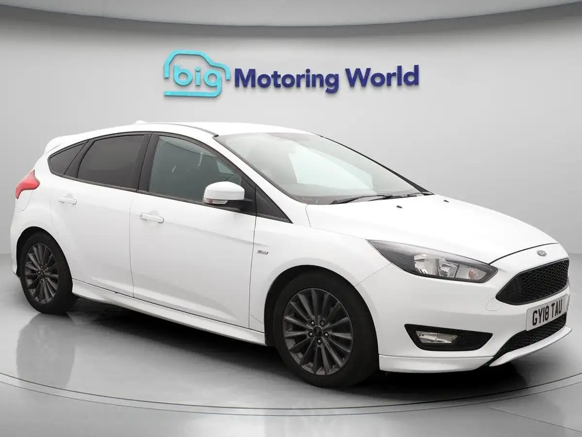 2018-ford-focus-10t-st-line-140ps-hatchback-big-0
