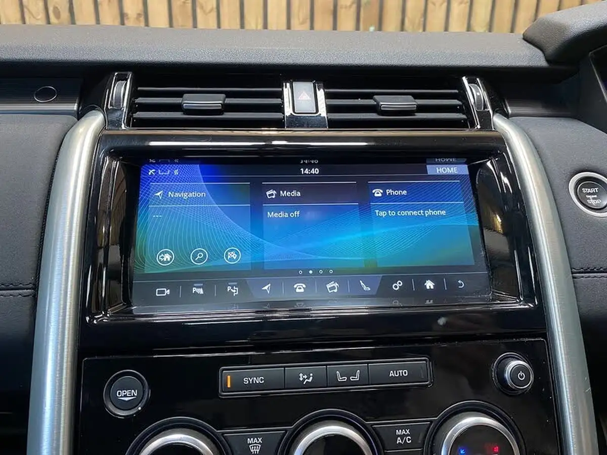 2020-land-rover-discovery-30-sd6-hse-big-48