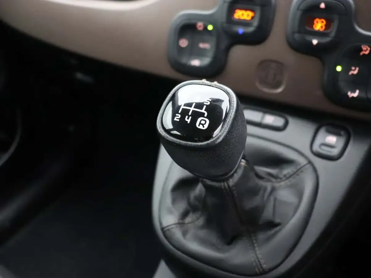 2021-fiat-panda-12-trussardi-big-24