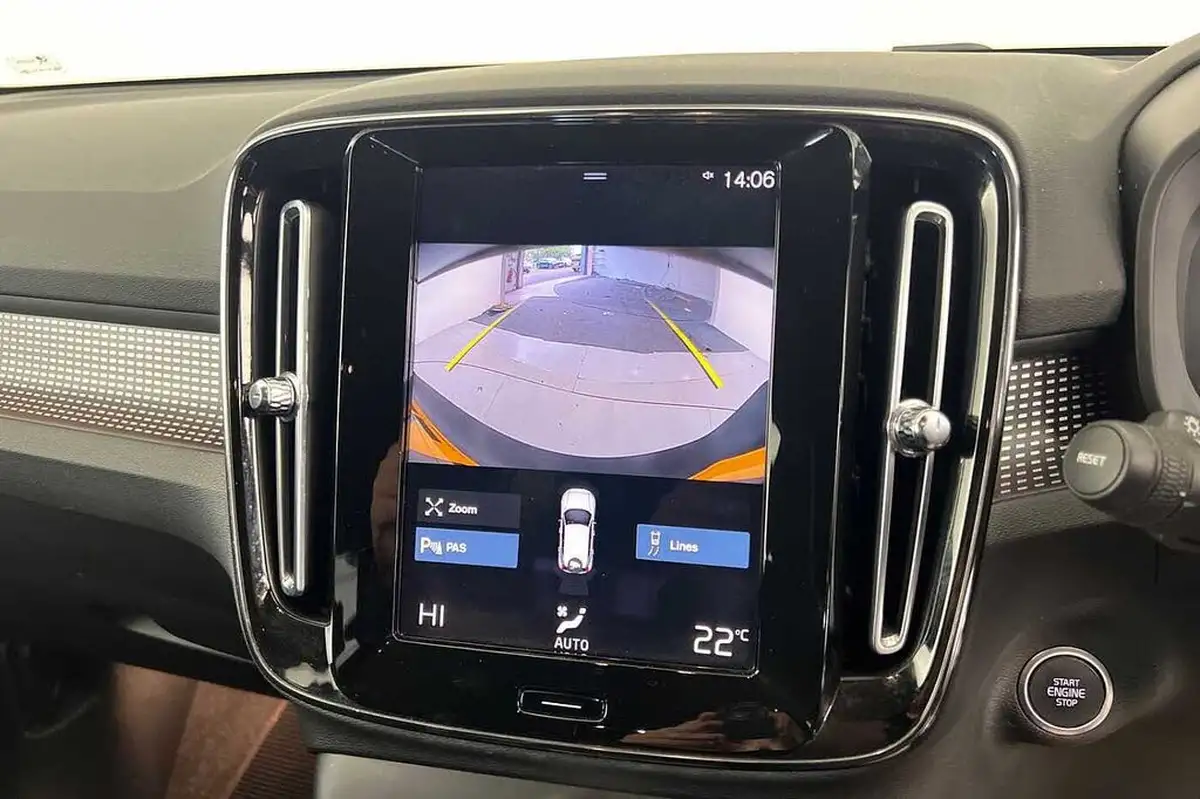 2021-volvo-xc40-15-t3-r-design-161bhp-big-14