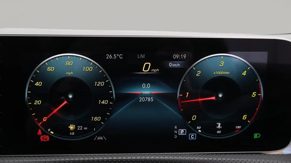 2020-mercedes-benz-a-class-20d-a200d-amg-line-premium-saloon-4d-big-10